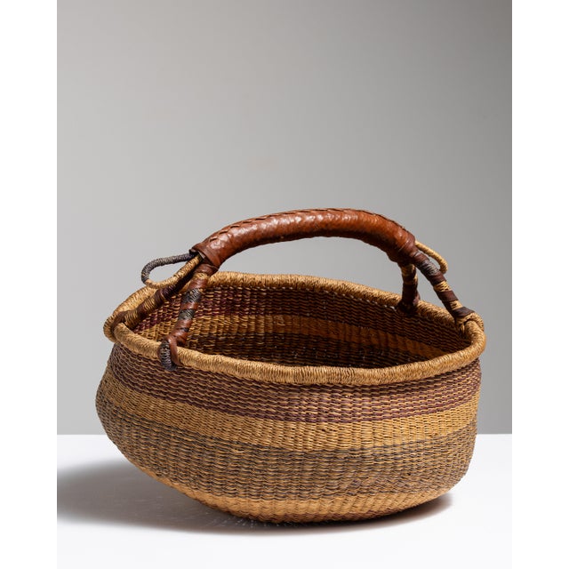 Mid 20th Century Ghana Tan Wicker Basket For Sale - Image 11 of 15