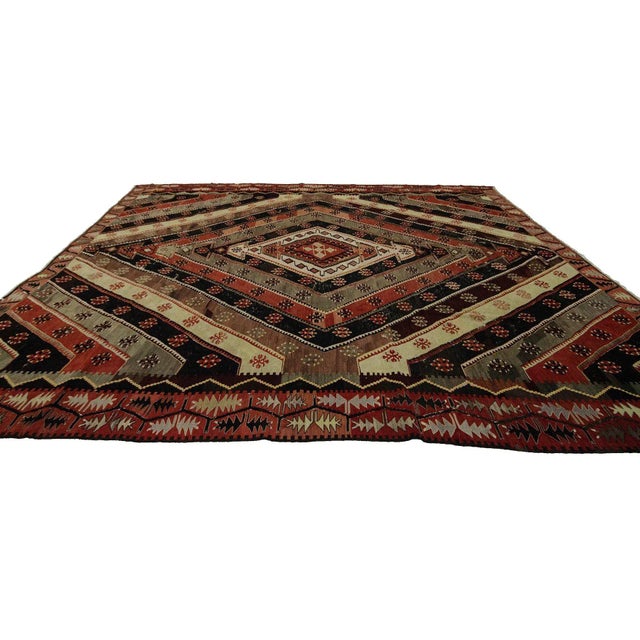 Vintage Turkish Kilim Rug- 9′10″ × 13′5″ For Sale - Image 4 of 7