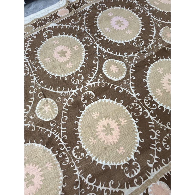 Large Cotton Suzani From Samarkand Uzbekistan, 1930s Suzani Terracotta Wall Hanging Tapestry - Neutral Uzbek Bedspread For Sale - Image 4 of 12
