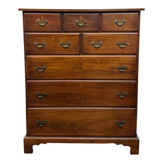 Vintage Benbow Traditional American Style Mahogany Chest of Drawers For Sale