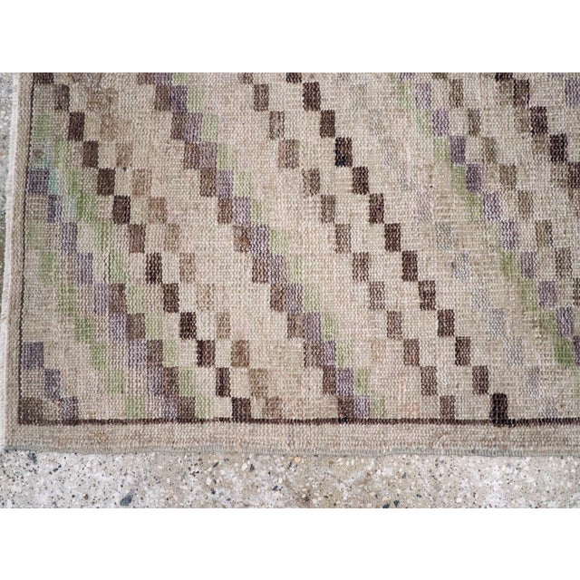 Textile Galerie Shabab Collection Mid-20th Century Turkish Anatolian Rug For Sale - Image 7 of 10