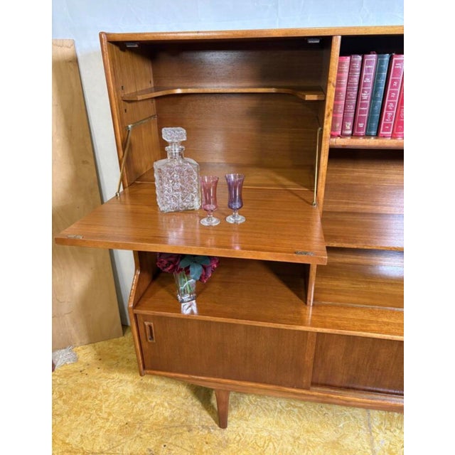 Mid-Century Modern Danish Style Teak Highboard attributed to Elliotts of Newbury, 1960s For Sale - Image 4 of 13