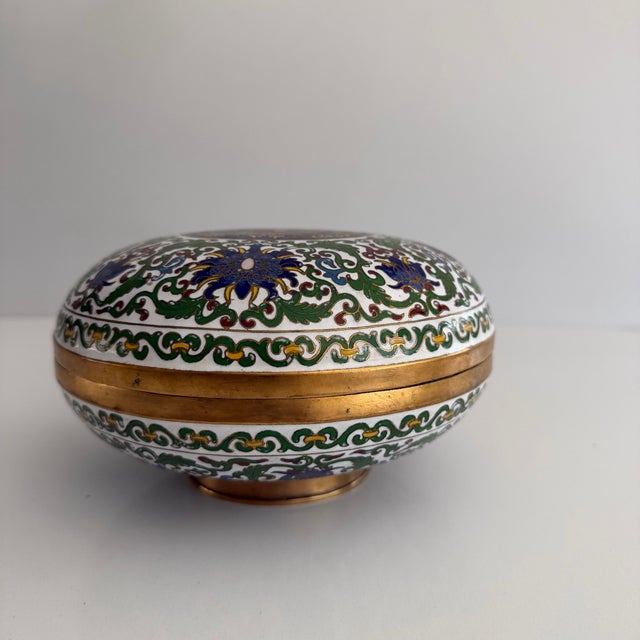 Antique Cloisonne Enamel Circular Box- 7 Inch Diameter For Sale In San Antonio - Image 6 of 12