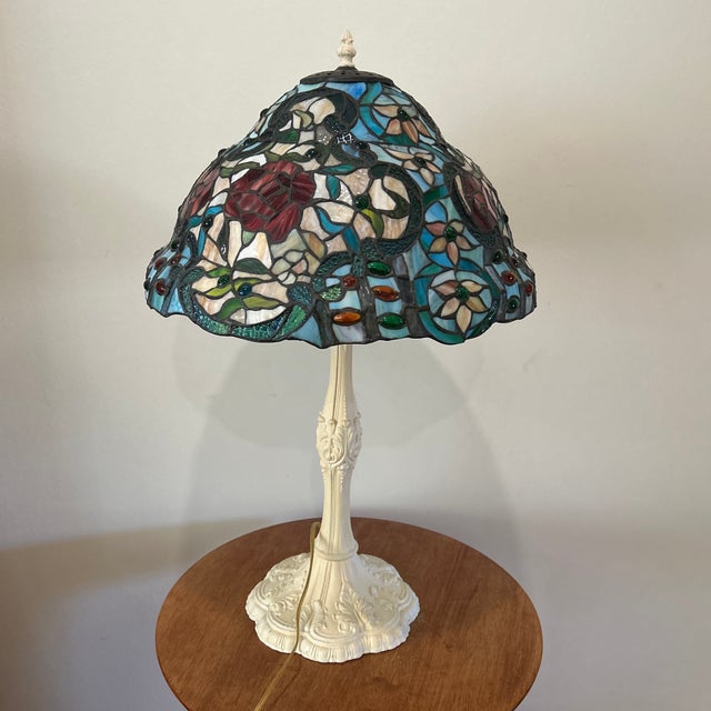 Vintage Art Nouveau Handcrafted Meyda Tiffany Style Rose Stained Glass Table Lamp For Sale - Image 9 of 12