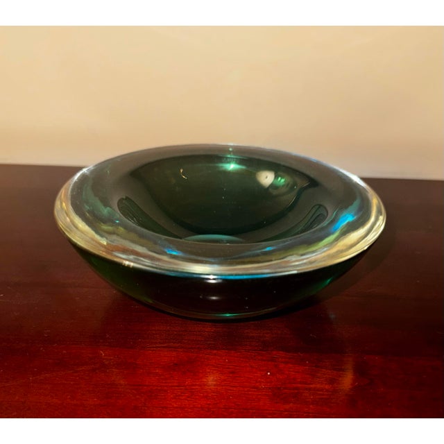 Late 20th Century Late 20th Century Emerald Green Cased Art Glass Bowl Attributed to Murano, Italy For Sale - Image 5 of 7