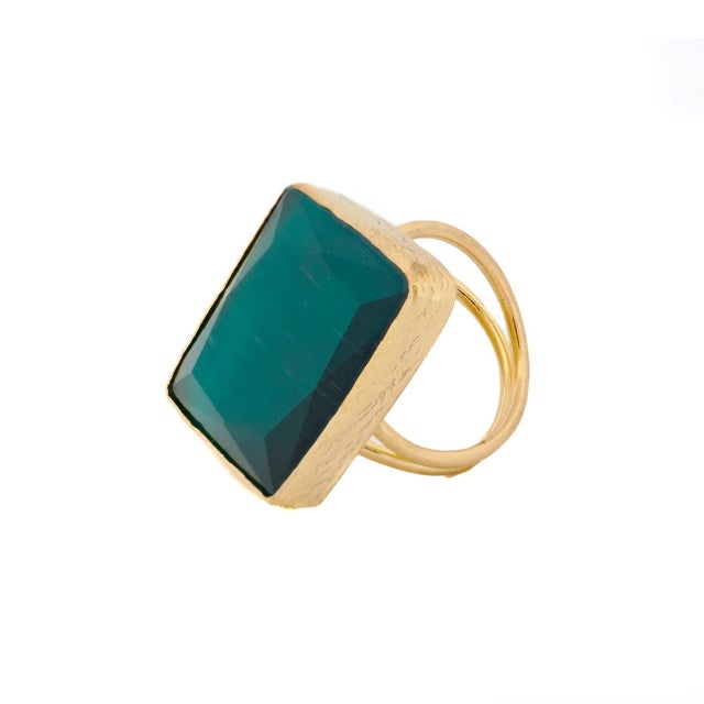 Stylish Green Cat Eye Stone Gold Chunky Ring, Size 4 For Sale In Miami - Image 6 of 9