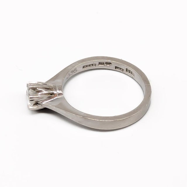 Ring, Gold, 18K, 3.37g, Size: 15.75mm, Good condition. Brilliant cut diamond of 0.35 ct W/VS according to appraiser This...