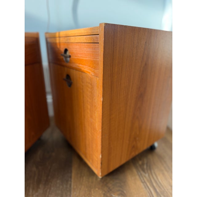 Pair of 1970s Danish Modern Teak Rolling Nightstands by Axelsens Møbelfabrik for W&B Møbler, Denmark, Attributed For Sale - Image 10 of 13