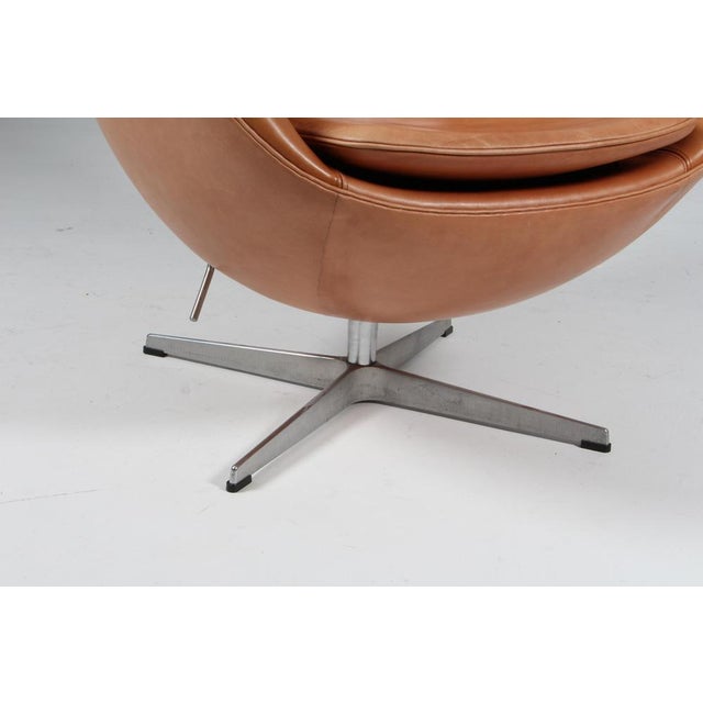 Animal Skin Egg Chair in Leather attributed to Arne Jacobsen for Fritz Hansen, 2010s For Sale - Image 7 of 10