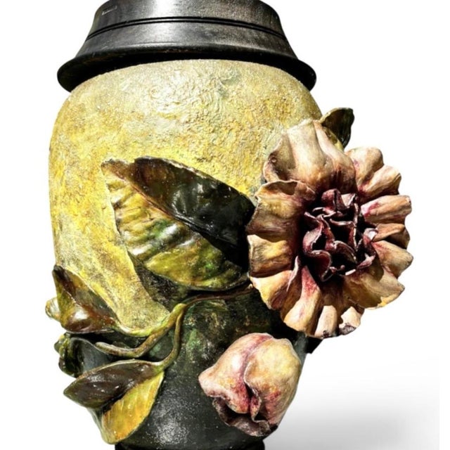 Late 19th Century 1880s French Barbotine Majolica Vase in the Form of a Lamp For Sale - Image 5 of 12