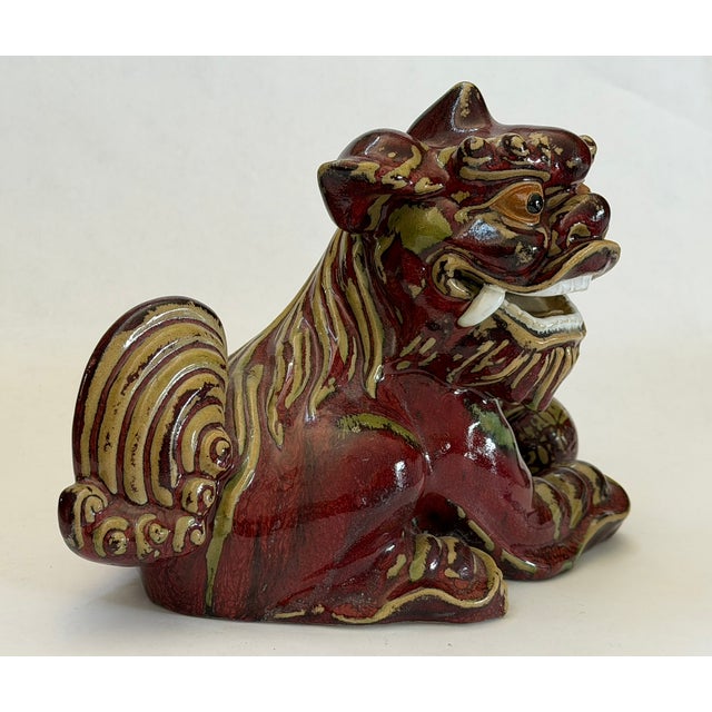 Vintage Shiwan Pomegranate Red Foo Dog For Sale - Image 4 of 15