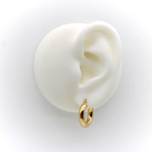 Metal Vintage Italian 18k Gold Macaroni Hoop Earrings, Pair For Sale - Image 7 of 8