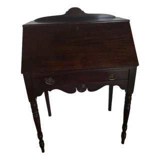 1970s Mahogany Slant-Front Desk With Turned Legs and Scalloped Apron For Sale