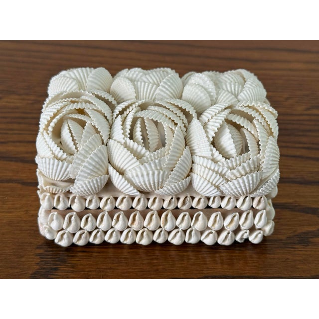 White Late 20th Century White Scallop Shell Rosette Covered Box For Sale - Image 8 of 9