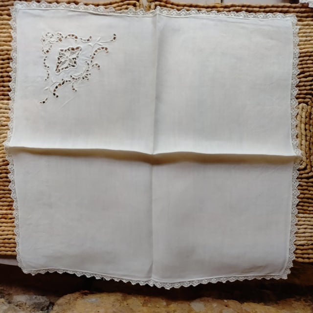 Traditional Vintage Venice Needle Lace Linen Dinner Napkins- Set of 6 For Sale - Image 3 of 10