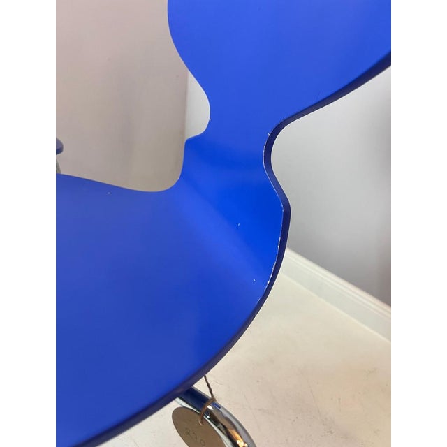 Blue Model 3100 Ant 3-Legged Chair by Arne Jacobsen for Fritz Hansen For Sale - Image 8 of 11