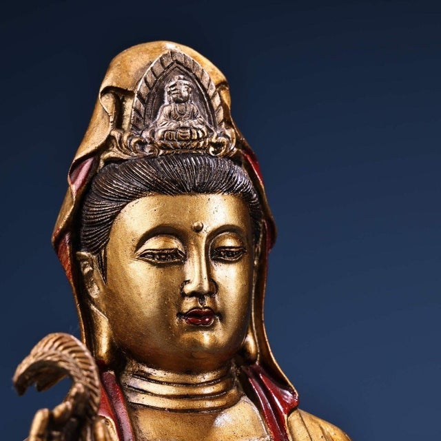 Late 19th Century Polychrome Bronze Guanyin Statue With Attendants, 3.3kg For Sale In Los Angeles - Image 6 of 8