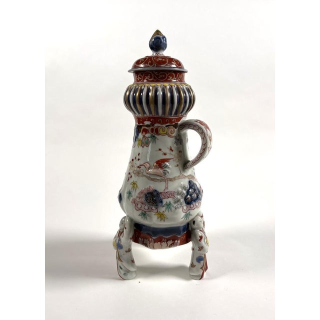 Early 18th Century Tripod Fountain in Imari Porcelain, Japan, 1700 For Sale - Image 5 of 10