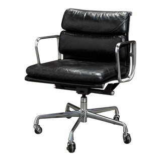 1990s Soft Pad Management Chair by Charles Eames for Herman Miller For Sale