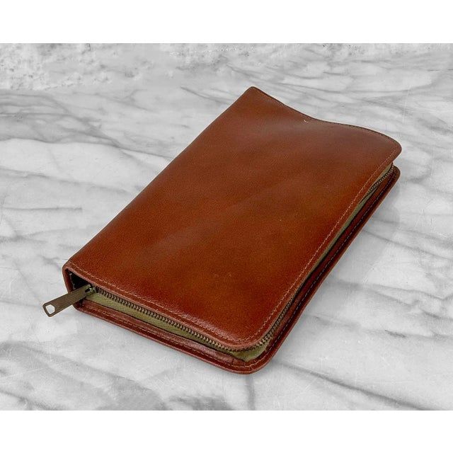 Vintage Traditional Leather Gentleman's Travel Grooming Set For Sale - Image 9 of 11