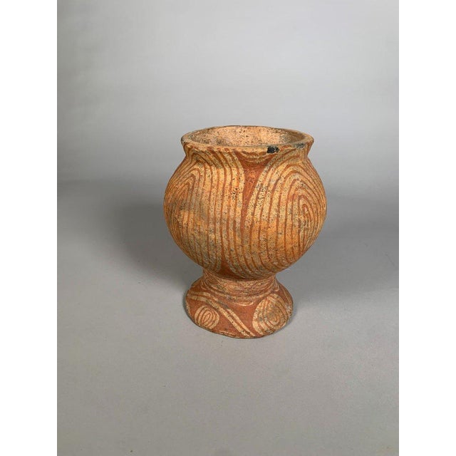 Terracotta vases from Ban Chiang, Vietnam, Archaeology, 1000 BC For Sale - Image 4 of 9