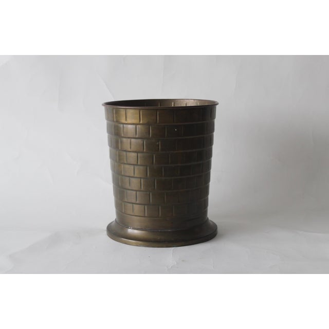 Mid-Century Modern Warm Brass Wastebasket Brick Wall Pattern Detail Patina Vintage Mid Century Hollywood Regency For Sale - Image 3 of 8