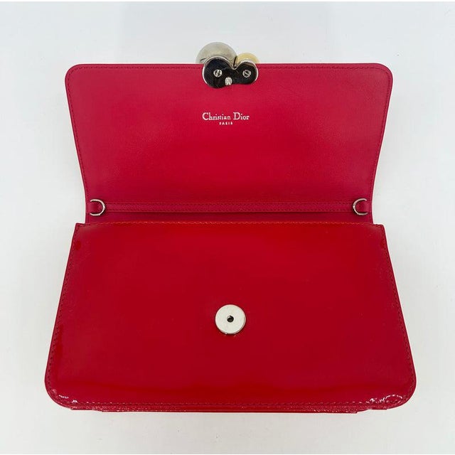 Red Mid 20th Century Christian Dior Red Patent Leather Tribale Chain Flap Bag For Sale - Image 8 of 11