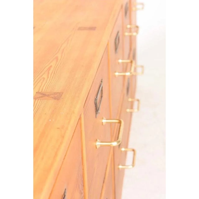 Mid-Century Modern Wall-Mounted Cabinet in Solid Pine by Rud Rasmussen, 1940s For Sale - Image 3 of 9