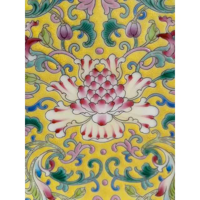 Early 20th Century Chinese Porcelain Double Fenghuangs Bowl For Sale - Image 4 of 7