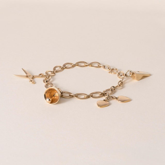 Modern Vintage 14k Yellow Gold Multi Objects Charm Bracelet For Sale - Image 3 of 10