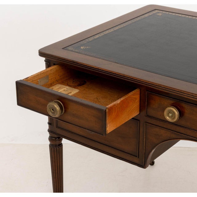 Kittinger Mahogany Kneehole Desk For Sale In New York - Image 6 of 12