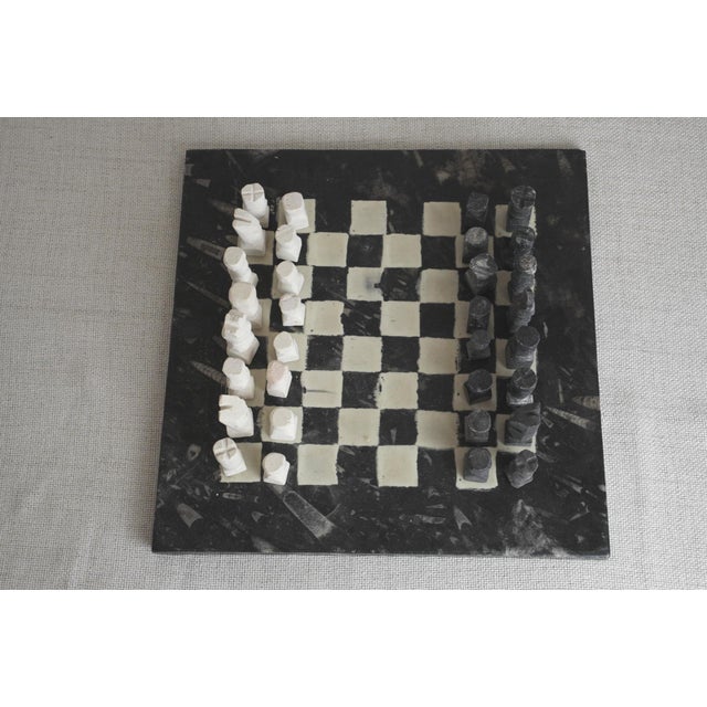 Mid-Century Brutalist Marble Chess Board Set with Black and White Orthoceras Fossil Slab and Stone Pieces, 1950s, Set of 33 For Sale - Image 6 of 16
