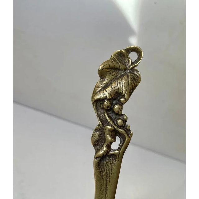 1940s Art Nouveau Wine Leaf Dish and Letter Opener in Brass, 1940s, Set of 2 For Sale - Image 5 of 10