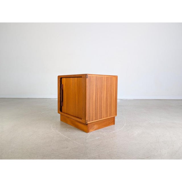 Mid-Century Modern Mid-Century Modern Danish Chest of Drawers in Teak For Sale - Image 3 of 10