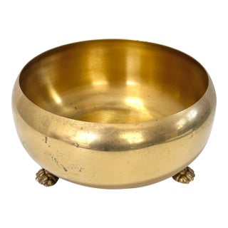 Vintage Brass Claw Foot Bowl – Hollywood Regency Planter, Cachepot, Centerpiece Bowl For Sale