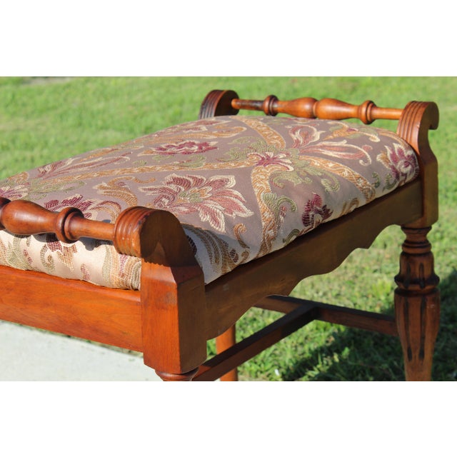 Mid-20th Century Traditional Cherry-Finish Vanity Bench With Pink & Brown Damask Upholstery For Sale - Image 14 of 18