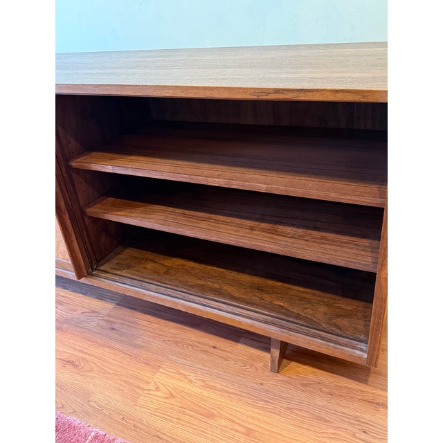 Brown 1960s Mid-Century Widdicomb Walnut Credenza/China Cabinet For Sale - Image 8 of 11