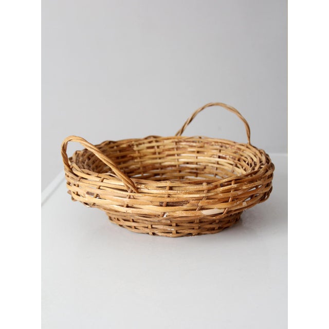 Mid 20th Century Vintage Round Wicker Basket With Handles For Sale - Image 5 of 18