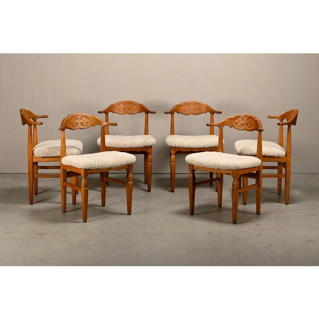 1960s Vintage Brutalist Dining Chairs in Oak and Sheepskin by Henning Kjærnulf, Denmark, 1960s, Set of 6 For Sale - Image 5 of 18