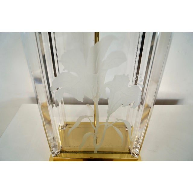 1980’s Hollywood Regency Etched Glass, Brass, & Lucite Table Lamp by Fredrick Ramond For Sale - Image 9 of 12