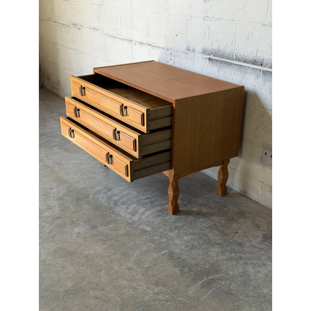 Mid-Century Modern Oak Dresser With 3 Drawers and Black Handles Danish Mid-Century Modern 1960s For Sale - Image 3 of 12