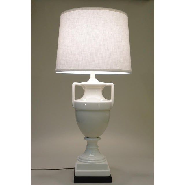 X Large Hollywood Regency Neoclassical Modern Trophy Urn Porcelain Ceramic Table Lamp 1960's For Sale In Los Angeles - Image 6 of 12