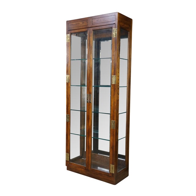 Mid-Century Modern Mid Century Henredon Scene One Oak Campaign Curio Display Cabinet Vitrine 1979 For Sale - Image 3 of 18