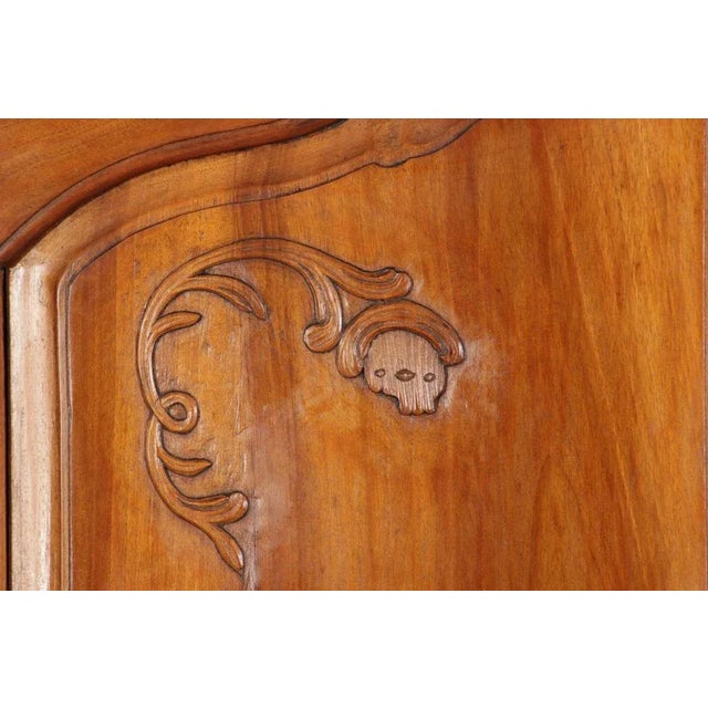 Baroque Cabinet in Walnut with Carvings, 18th Century For Sale - Image 18 of 18
