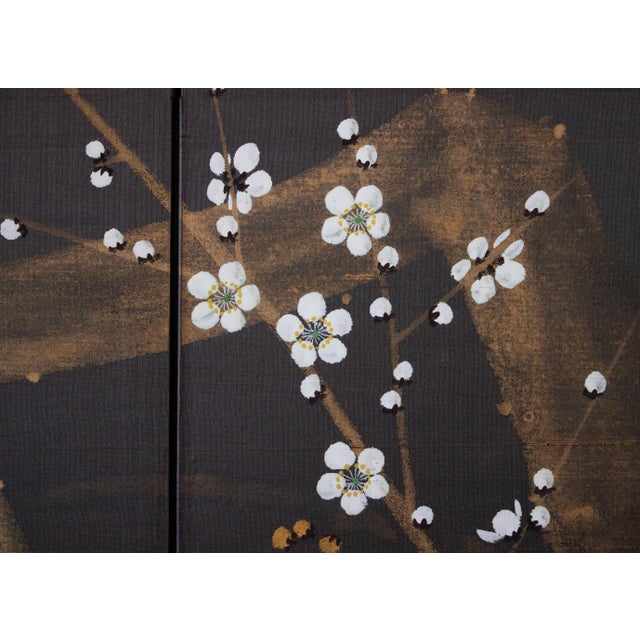 Wood 1960s Shōwa Era Japanese Silk Byobu Screen, Blue-and-White Flycatcher and Sakura For Sale - Image 7 of 16