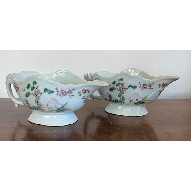 Green Antique 18th Century Chinese Export Qianlong Porcelain Sauce Boats in Famille Rose Glaze Circa 1750 - a Pair For Sale - Image 8 of 12