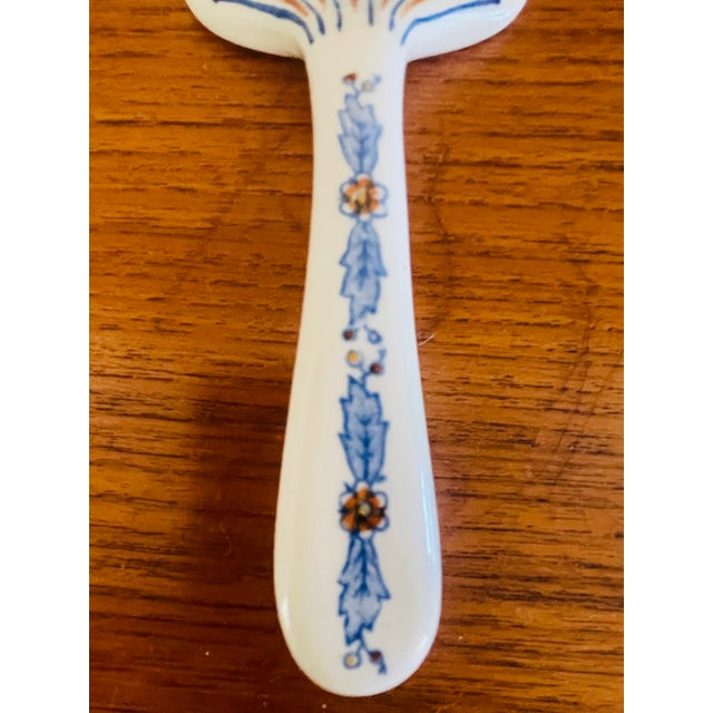 Vintage French Porcelain, Pastry Platter and Cake Lifters by Gien, 1930s, Set of 3 For Sale - Image 10 of 18