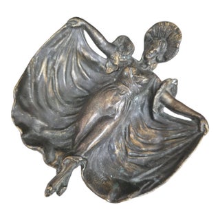 Early 20th Century Art Nouveau Style Bronze Figural Vide-Poche Trinket Dish For Sale