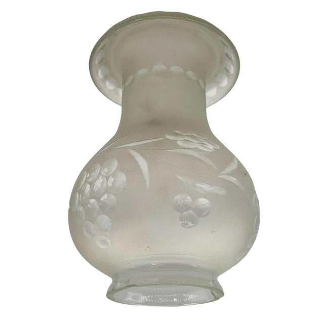 1950s Victorian Frosted Wheel Cut Floral Glass Oil Lamp Hurricane Fluted Shade For Sale In Los Angeles - Image 6 of 7