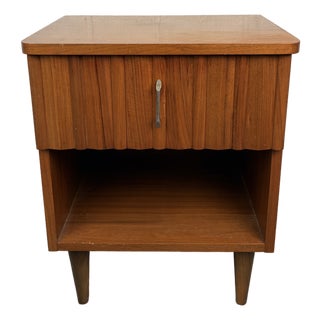 Single Mid 20th Century Modern Walnut Nightstand by Young Mfg., Attributed For Sale